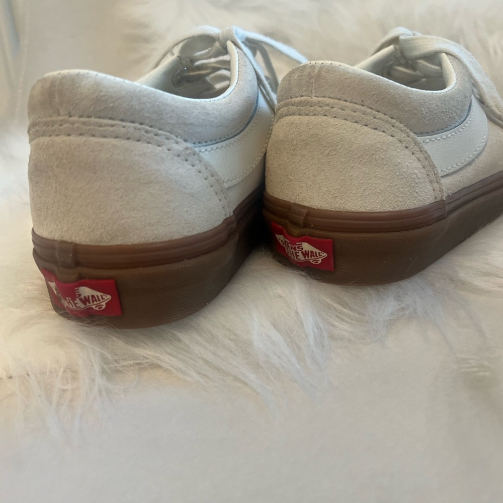 Vans - Picture 3 of 8